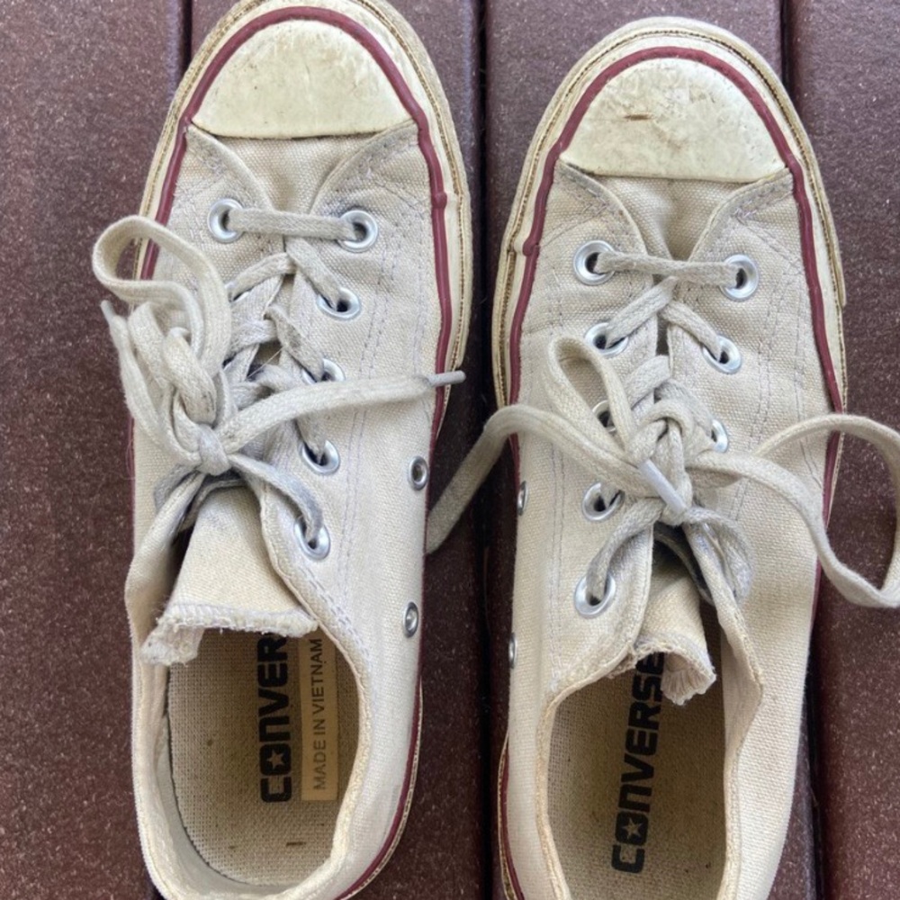 White low top converse
